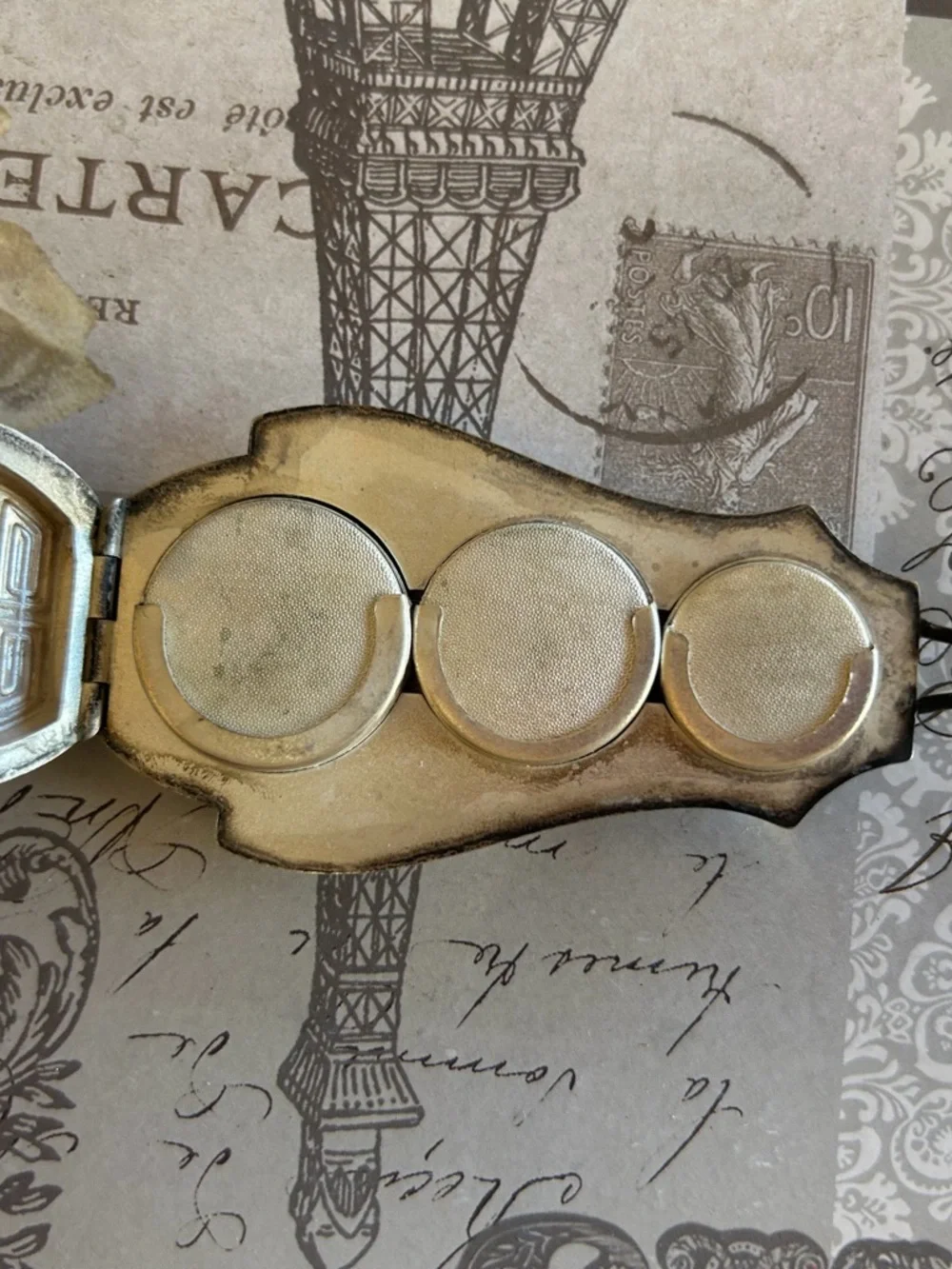 Antique Vintage Coin Purse Compact on Finger Chain